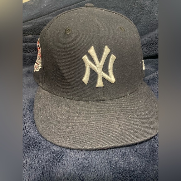 Mlb Yankees fitted 1999 World Series hat - Picture 2 of 5